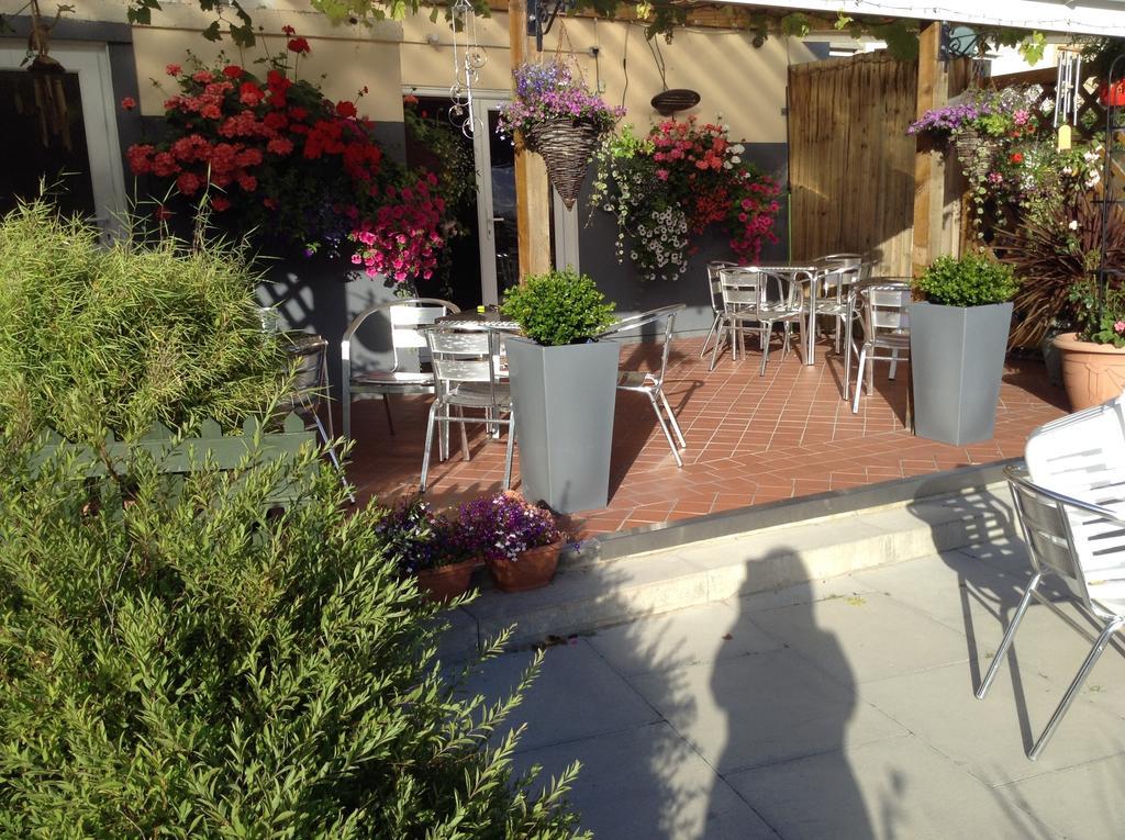 The Mount Pleasant Inn Merthyr Tydfil Exterior foto